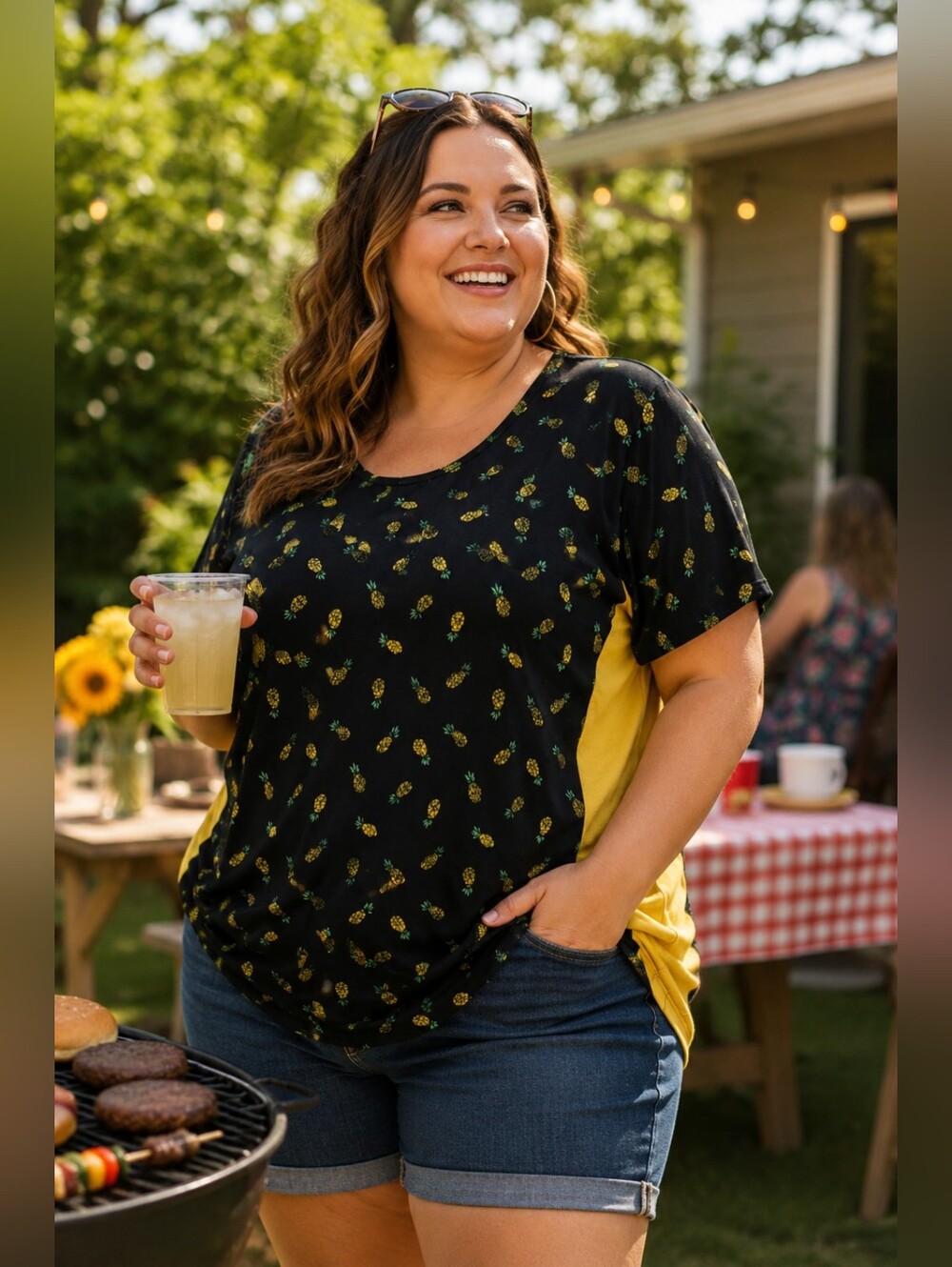 Plus Size Women’s Black Pineapple Print Tee with Yellow Side Panels